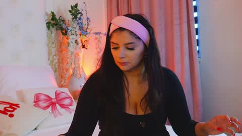 Amberseyes online show from 4, 5, 2026