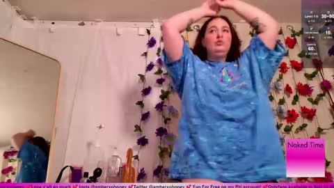 Snapshot of amberxoxhoney chatting on 25, 10, 2025 Amber Honey online show from 25, 10, 2025