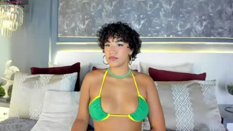 Snapshot of ambracohelo chatting on 2, 6, 2026 Ambra Cohelo online show from 2, 6, 2026