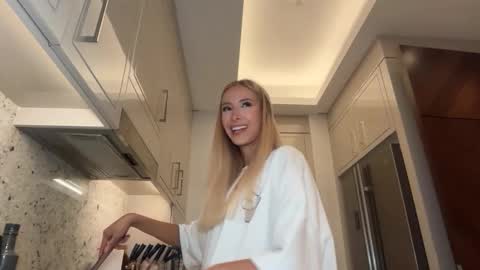 Ambre online show from 6, 3, 2026