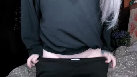 Snapshot of amelia__miller chatting on 8, 11, 2025 Amelia online show from 8, 11, 2025