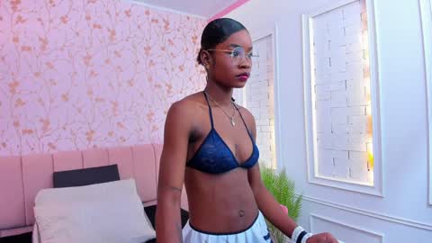 Amelia Adams online show from 11, 12, 2024