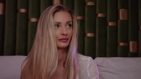 Amelia online show from 5, 2, 2025