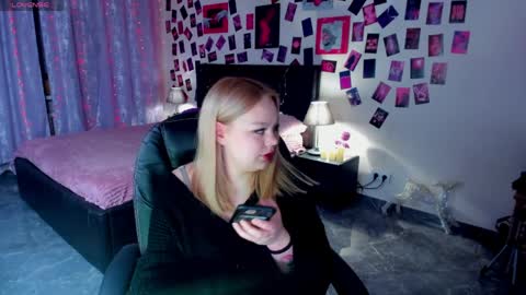 Snapshot of ameliamerris chatting on 7, 4, 2026 Amelia online show from 7, 4, 2026