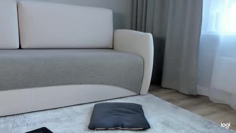 Amelina Love online show from 13, 9, 2025