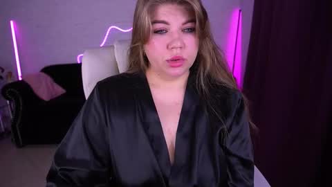 Snapshot of amellywhite chatting on 17, 11, 2025 Alina online show from 17, 11, 2025