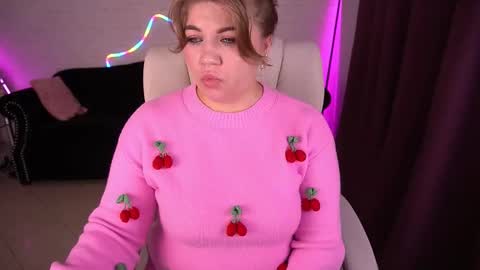 Snapshot of amellywhite chatting on 18, 11, 2025 Alina online show from 18, 11, 2025