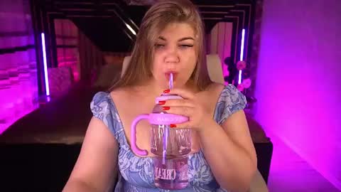 Snapshot of amellywhite chatting on 18, 7, 2026 Alina online show from 18, 7, 2026