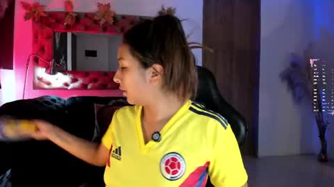 Snapshot of amelyamann chatting on 17, 6, 2026 online show from 17, 6, 2026