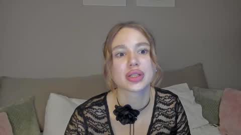 Snapshot of amelydoll18 chatting on 16, 9, 2025 Stefa online show from 16, 9, 2025