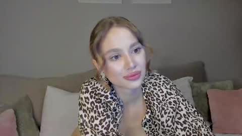 Snapshot of amelydoll18 chatting on 19, 9, 2025 Stefa online show from 19, 9, 2025