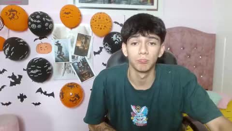 Snapshot of amethystshadow chatting on 19, 10, 2025 amethystshadow online show from 19, 10, 2025