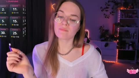 Snapshot of ami_amour_ chatting on 11, 12, 2024 Hi-hi I am Kate welcome to my sexy room online show from 11, 12, 2024