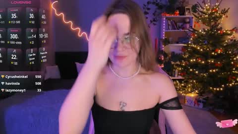 Snapshot of ami_amour_ chatting on 29, 12, 2024 Hi-hi I am Kate welcome to my sexy room online show from 29, 12, 2024