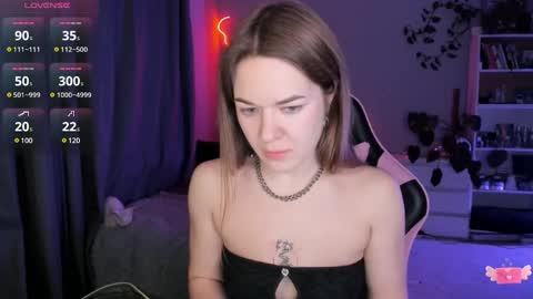 Snapshot of ami_amour_ chatting on 19, 2, 2025 Hi-hi I am Kate welcome to my sexy room online show from 19, 2, 2025
