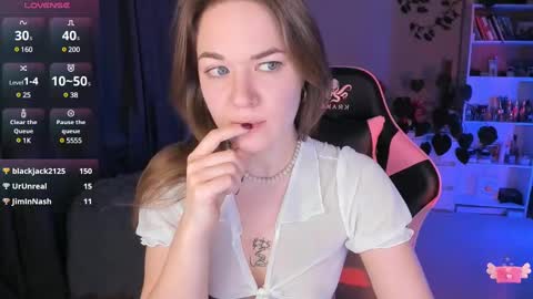 Snapshot of ami_amour_ chatting on 11, 3, 2025 Hi-hi I am Kate welcome to my sexy room online show from 11, 3, 2025