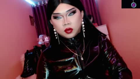 Snapshot of amiadoll chatting on 4, 6, 2026 Queen Mireska online show from 4, 6, 2026