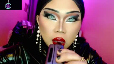Snapshot of amiadoll chatting on 8, 7, 2026 Queen Mireska online show from 8, 7, 2026