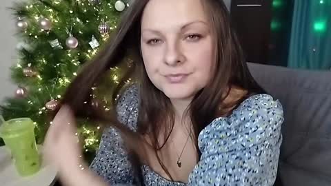Snapshot of amilafran chatting on 22, 12, 2024 Mila online show from 22, 12, 2024