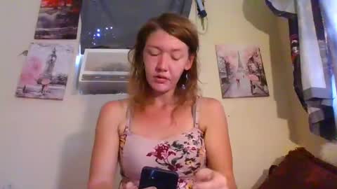 Snapshot of amileamariestar chatting on 3, 10, 2025 amileamariestar online show from 3, 10, 2025