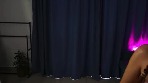 Snapshot of amilifox1 chatting on 27, 5, 2026 amilifox1 online show from 27, 5, 2026