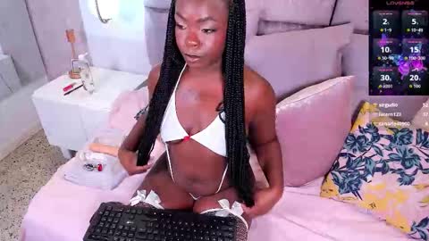 Snapshot of amina_westt chatting on 12, 10, 2025 Amina online show from 12, 10, 2025