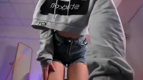 AMIRA WOW online show from 1, 12, 2025