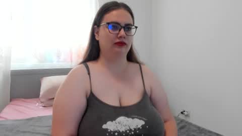 Amira Vyxen online show from 25, 6, 2026