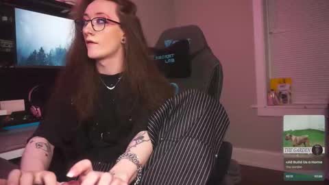 Snapshot of amirinsworld chatting on 8, 11, 2025 Am-er-in online show from 8, 11, 2025