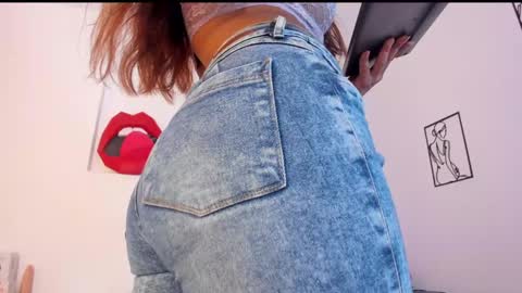 Snapshot of amisi_ari chatting on 9, 12, 2024 hi guys im ariani ill be off till december 1st for vacation if u want u can add me on snapchat by bio and talk or play there online show from 9, 12, 2024