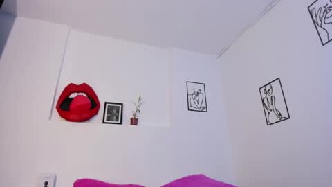 Snapshot of amisi_ari chatting on 9, 1, 2025 hi guys im ariani ill be off till december 1st for vacation if u want u can add me on snapchat by bio and talk or play there online show from 9, 1, 2025