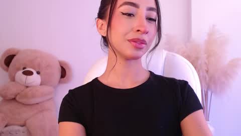 Snapshot of amonet_x chatting on 18, 10, 2025 Sophi online show from 18, 10, 2025