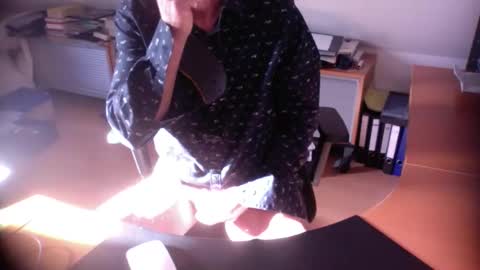 Amor2200 online show from 5, 11, 2025