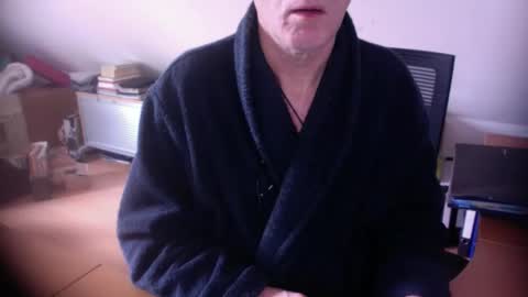 Amor2200 online show from 4, 2, 2026