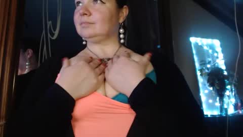 amorelara online show from 2, 12, 2024
