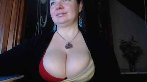 amorelara online show from 15, 2, 2025