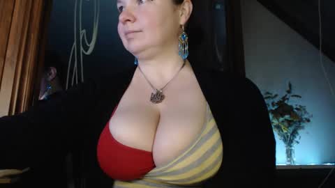 amorelara online show from 16, 2, 2025