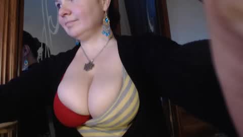 amorelara online show from 16, 2, 2025