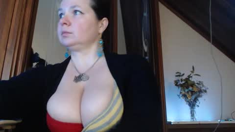 amorelara online show from 22, 2, 2025