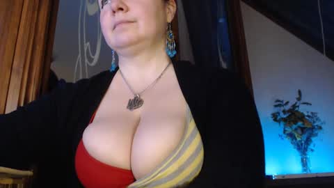 amorelara online show from 27, 2, 2025