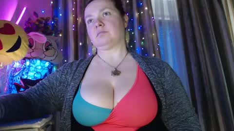 amorelara online show from 13, 5, 2026