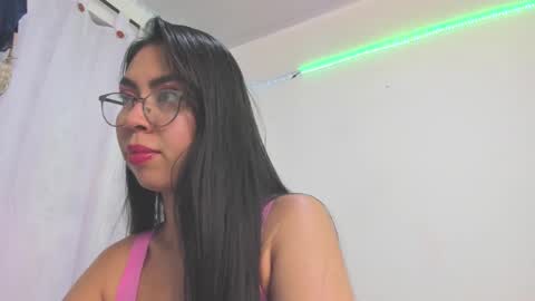 Snapshot of amy_corey chatting on 17, 10, 2025 Amy online show from 17, 10, 2025