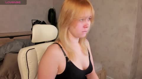 Snapshot of amy_kimberlly chatting on 14, 10, 2025 Amy online show from 14, 10, 2025