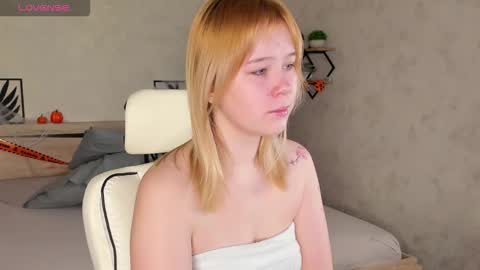 Snapshot of amy_kimberlly chatting on 24, 10, 2025 Amy online show from 24, 10, 2025