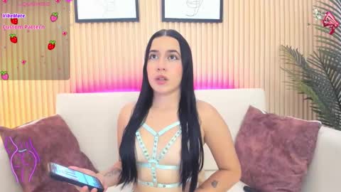 Snapshot of amy_leah_ chatting on 20, 10, 2025 amy_leah_ online show from 20, 10, 2025