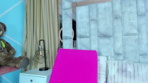 Emy Noa  online show from 24, 6, 2026
