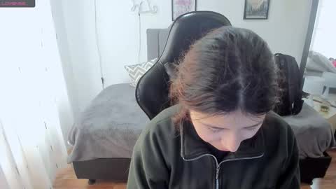 Amy sophia 3 online show from 1, 10, 2025