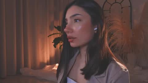 Amy Armstrong online show from 6, 10, 2025