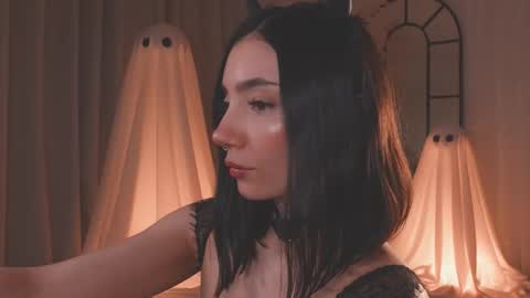 Amy Armstrong online show from 12, 10, 2025