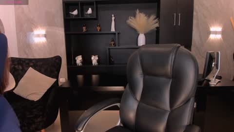 Snapshot of amydavis_ chatting on 10, 1, 2025 Amy online show from 10, 1, 2025